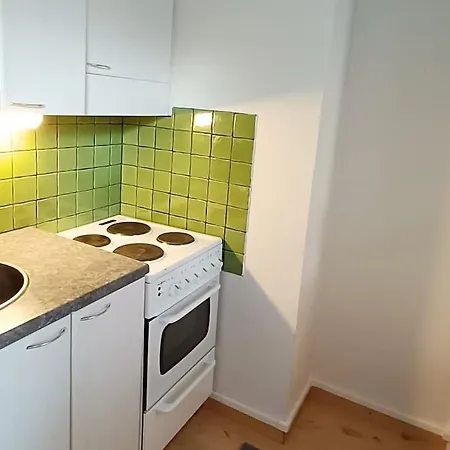 Quiet 2-room - Free Parking, Wifi, & Balcony Apartamento