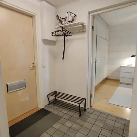 Quiet 2-room - Free Parking, Wifi, & Balcony